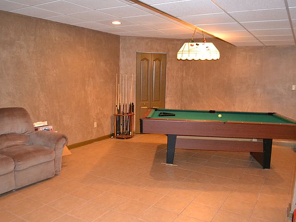 3rd image of 30 Sherwood Ct