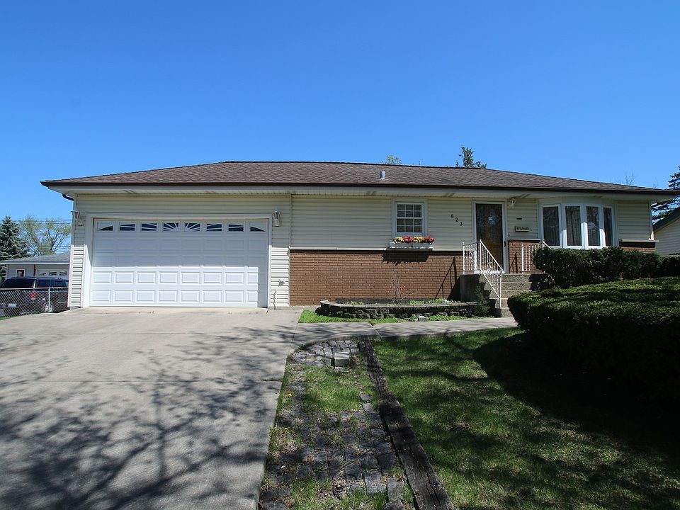 1st image of 523 White Oak Dr