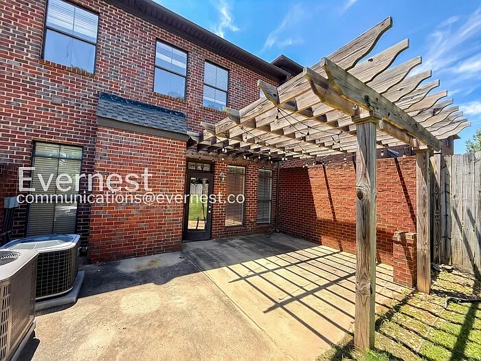 656 Flag Cir — Photo 31
