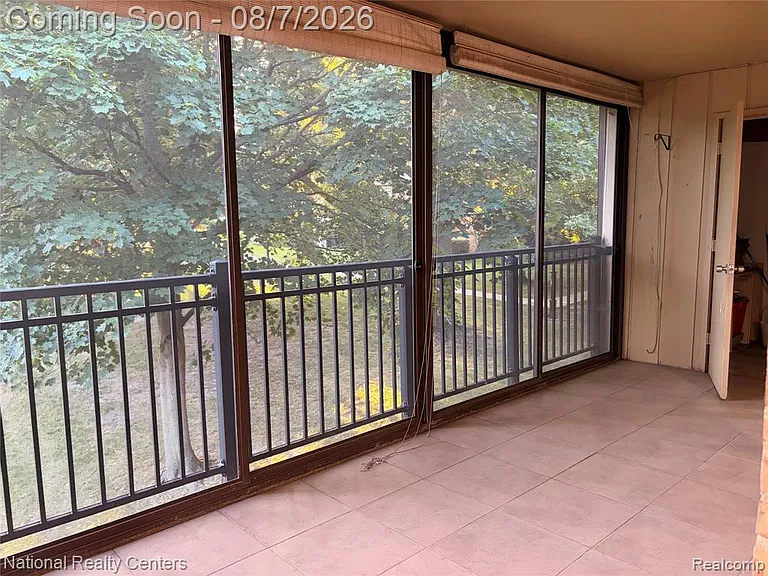 18340 University Park Dr — Photo 25