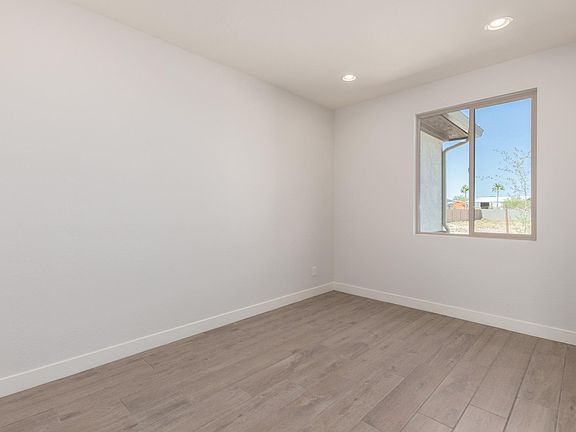 5th image of 1469 W Avenida Del Valle