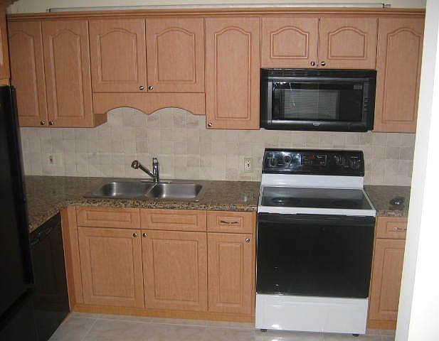 New Granite kitchen