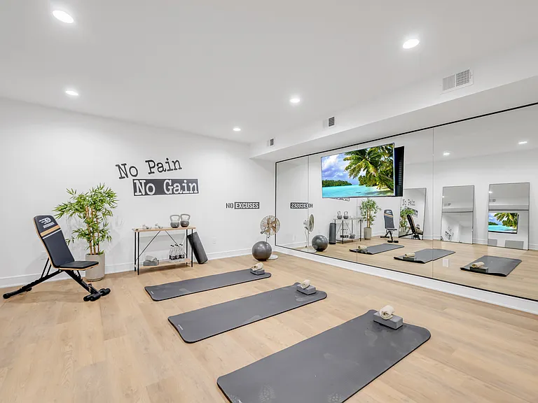 9 Feldman Ct — Photo 34