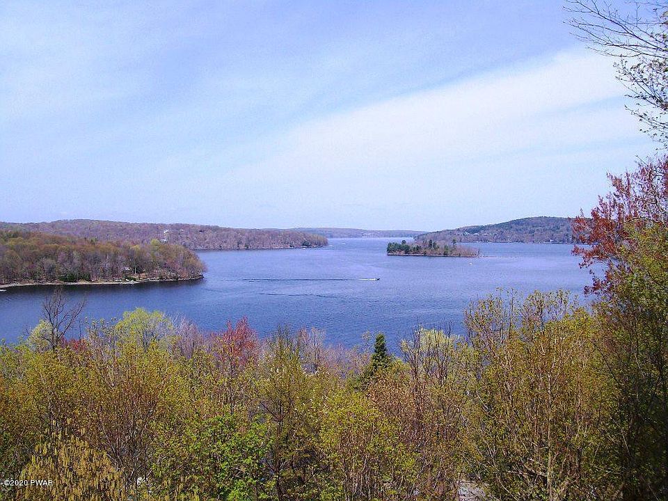 1st image of Lakeview Dr