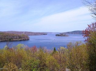 Lakeview Dr, Greentown, PA 18426