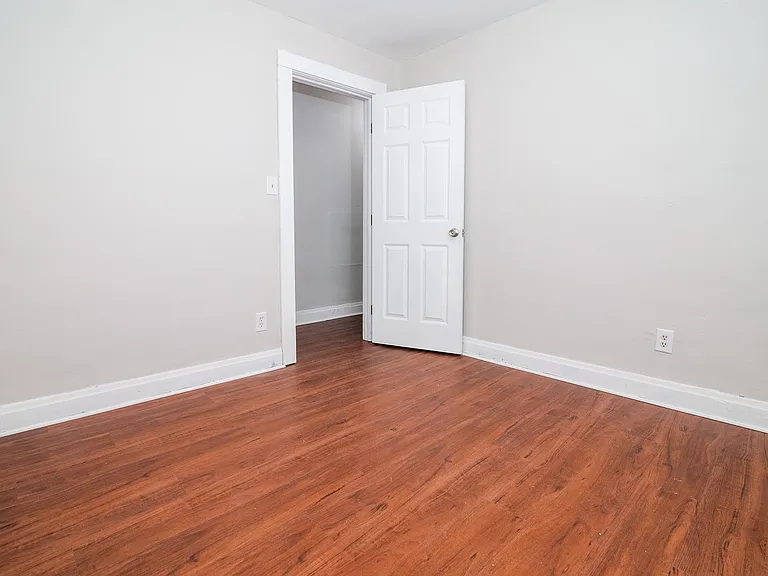 1157 Linwood Ave — Photo 15