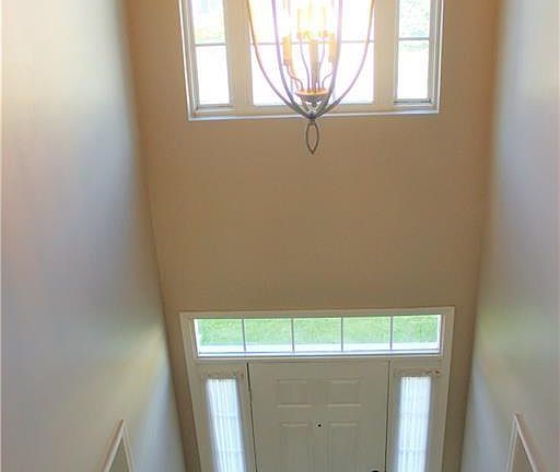 4th image of 8547 Charleston Ct