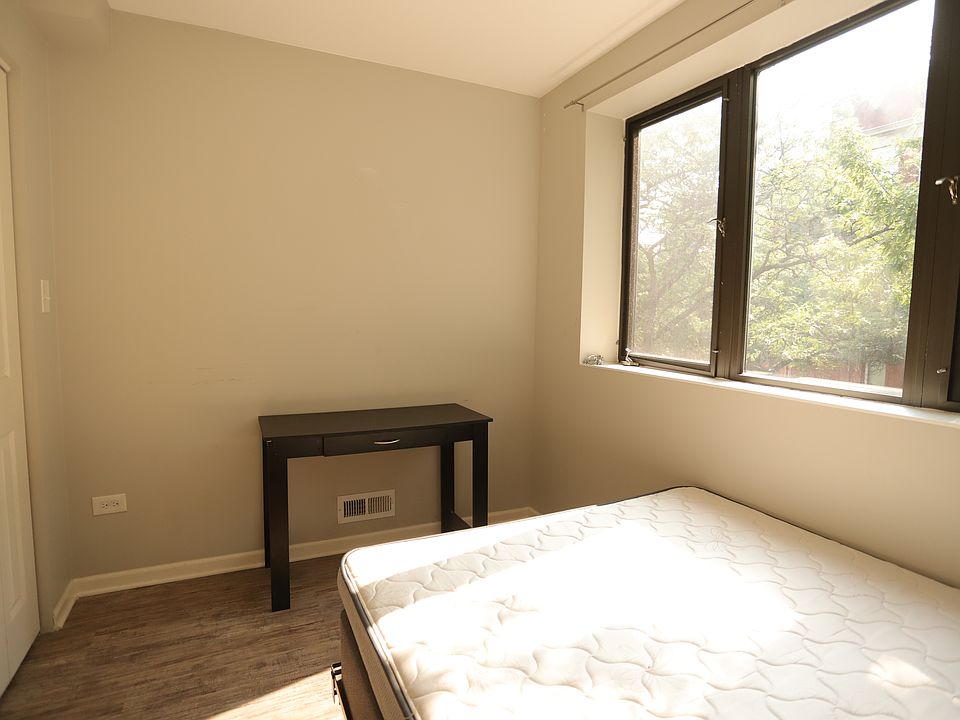 1st image of 829 S Carpenter St #3