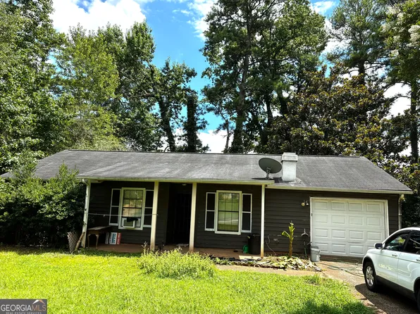 3901 Wood Path Dr, Stone Mountain, GA 30083