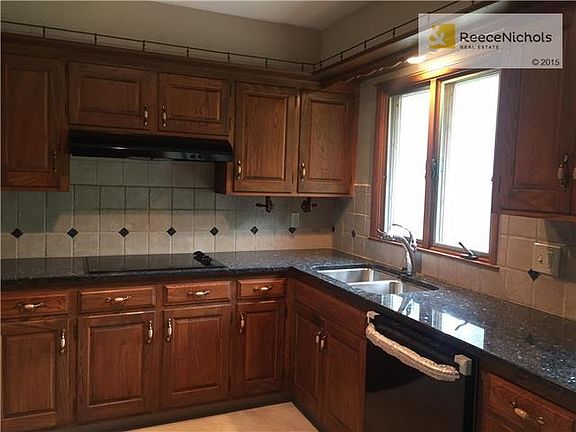 4th image of 7704 W 100th St