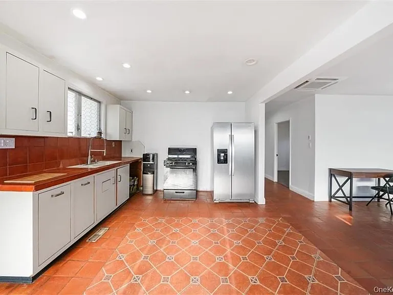 127 Highland Ave #O — Photo 8