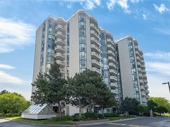 5080 Pinedale Ave #306, Burlington, ON L7L 5V7