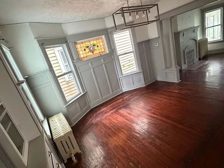 661 Myrtle Ave — Photo 3