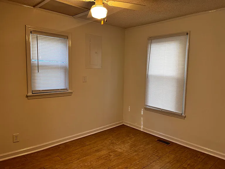 1508 Bay St — Photo 16