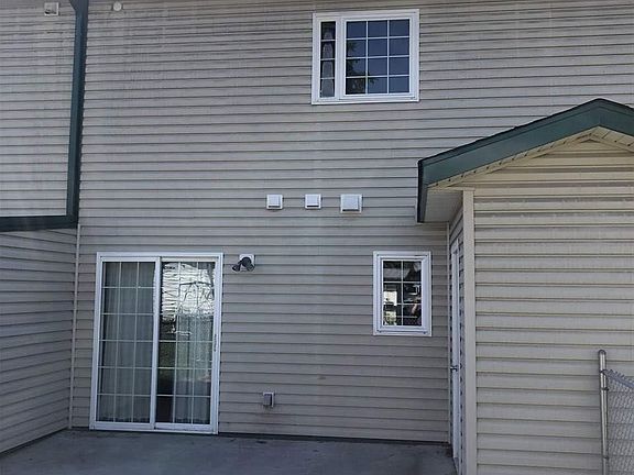 3rd image of 1046 Dogwood St