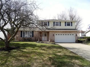 113 Chestnut Hill Ln S, Williamsville, NY 14221