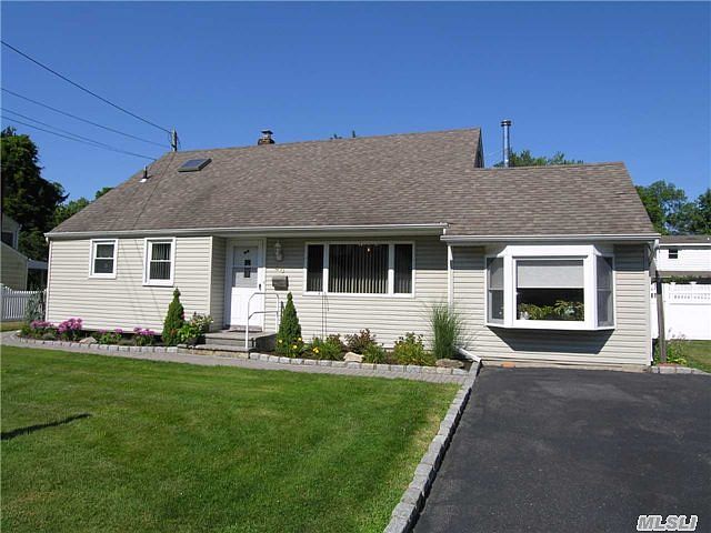 1st image of 40 Birchbrook Dr