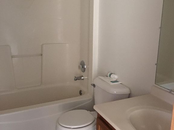 4th image of 300 W Hill St
