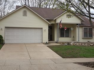 1974 Cherrywood Ln, Akron, OH 44312
