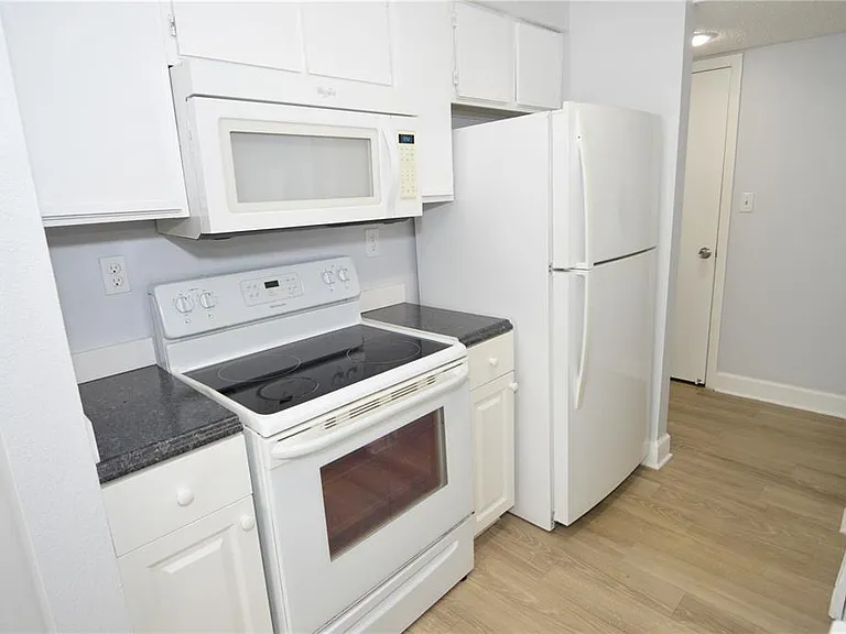 8758 Mallard Reserve Dr #101 — Photo 6