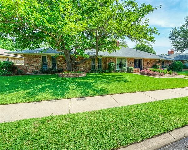 1st image of 805 McCoy Dr
