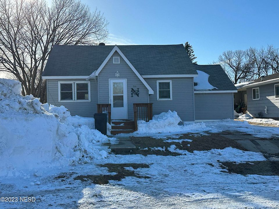 711 2nd Ave S, Clear Lake, SD 57226 Zillow