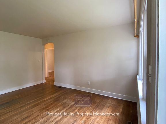 4th image of 403 Bancroft Ave