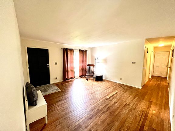 5th image of 3326 Voigt Dr