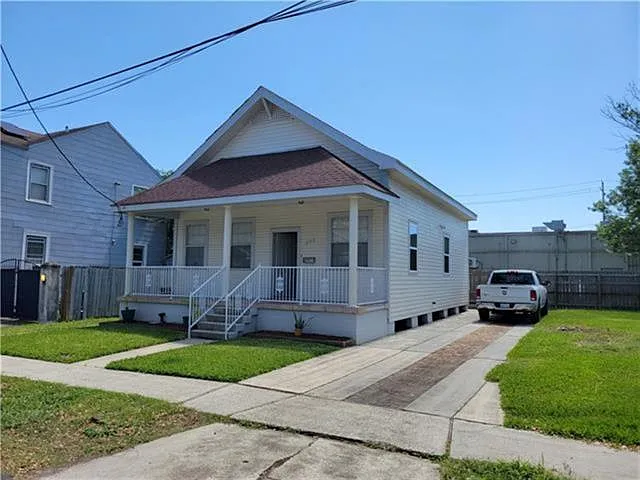 222 David St — Photo 33