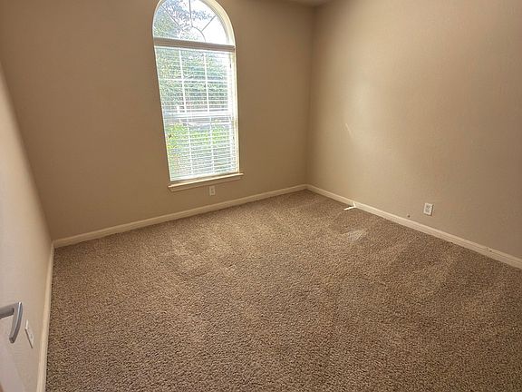 4th image of 3317 ORTH AVE
