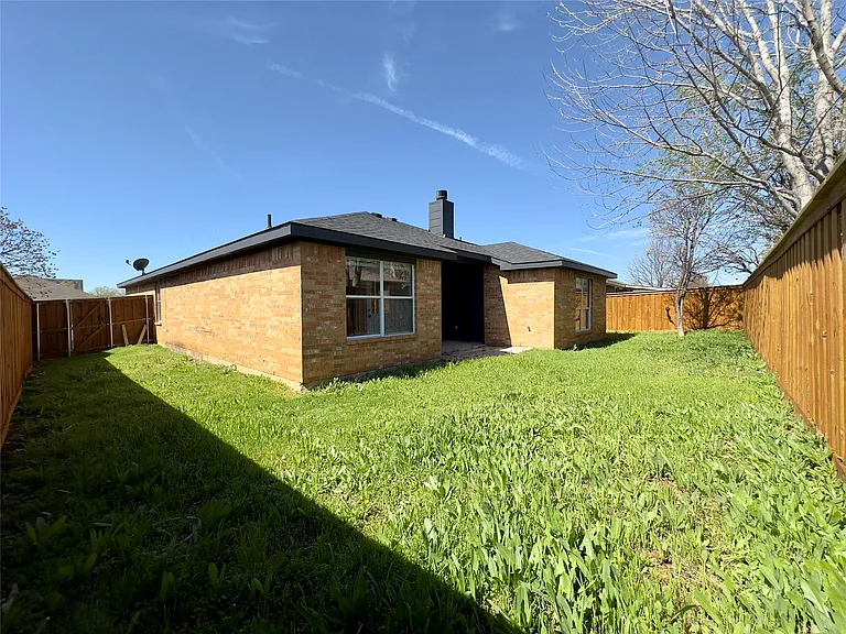 757 Eagle Dr — Photo 12