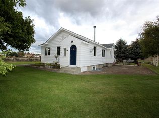 627 S Henry Rd, Greenacres, WA 99016