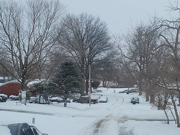 5th image of 2611 N 46th Ter