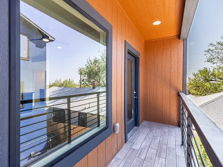 118 Shenandoah St #202 — Photo 32