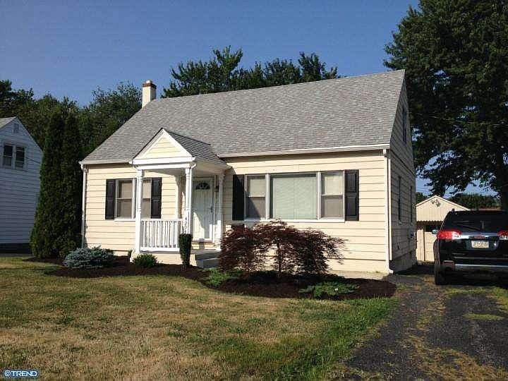 1st image of 4204 Woodland Ave