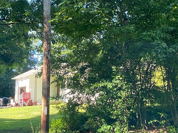 2nd image of 134 Leland Hill Rd