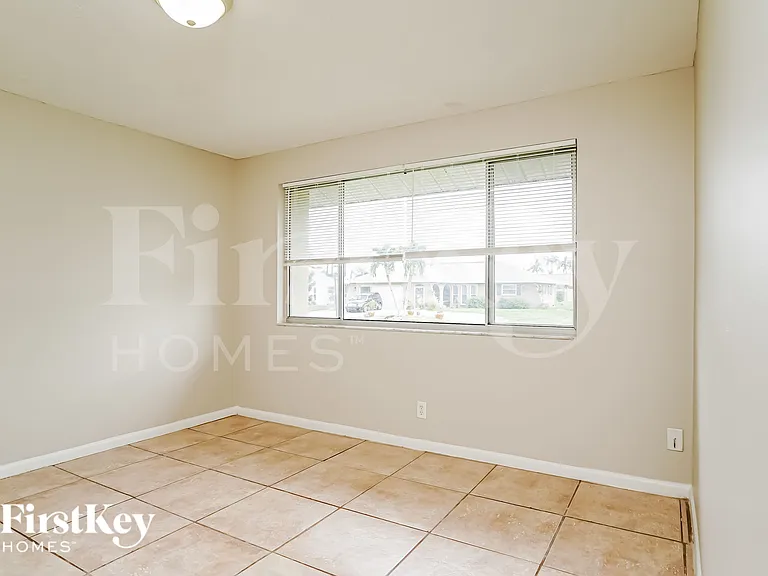 1428 SE 30th Ter — Photo 11