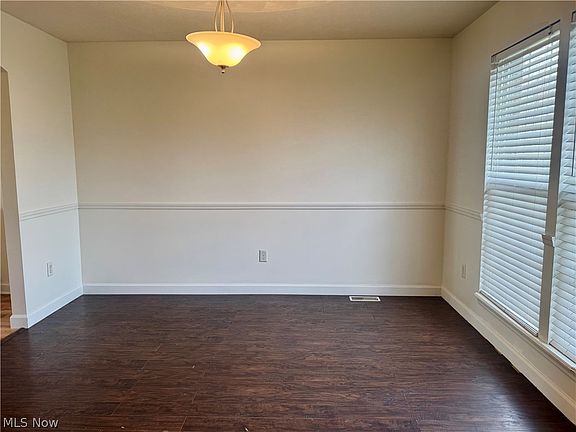 3rd image of 9028 Victoria Ln
