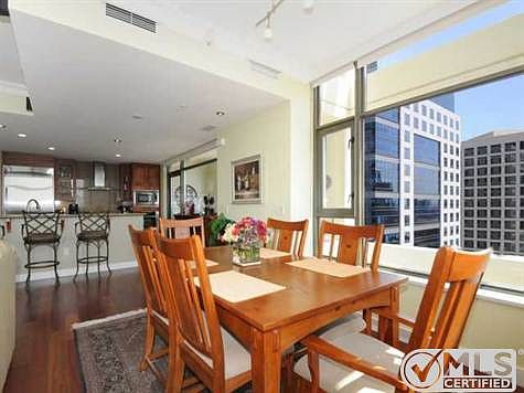 4th image of 700 W East St Unit 1906