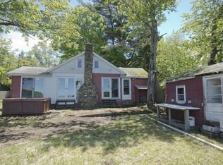 19 Lake Shore Dr, Wales, MA 01081