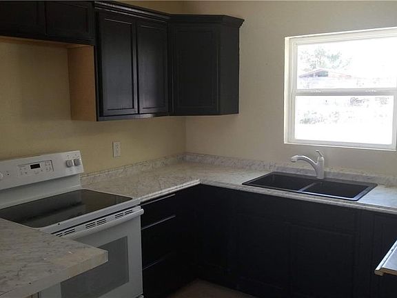 3rd image of 413 De Vargas Dr