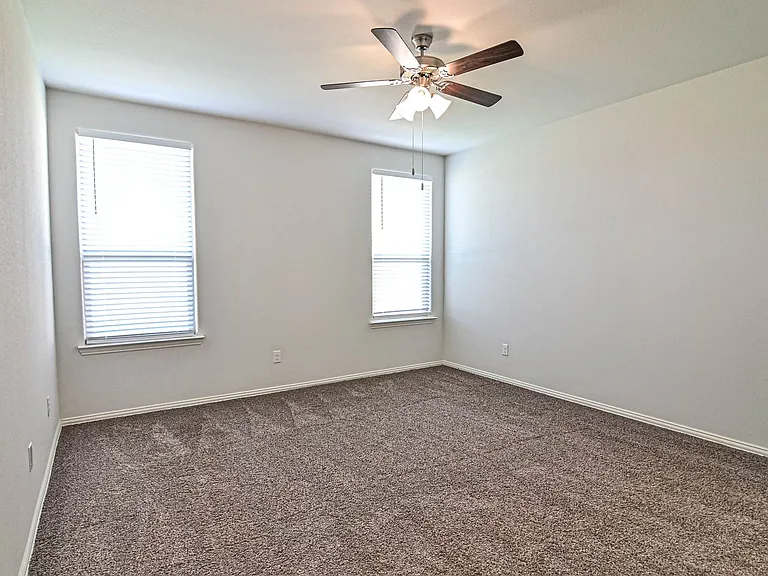 1219 Santa Clara Dr — Photo 5