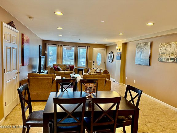 5th image of 132 Hancock Avenue #3