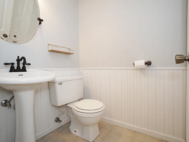 223 Harvest Ct — Photo 9