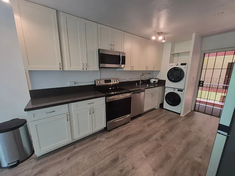 222 Kaiulani Ave #303 — Photo 2