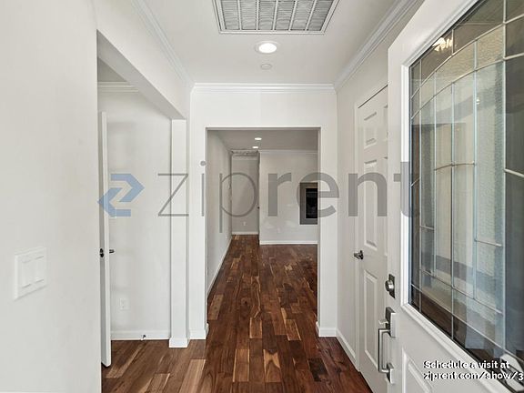 4th image of 352 San Carlos Ave