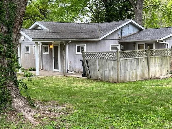 25 N Oakland Dr, Caseyville, IL 62232
