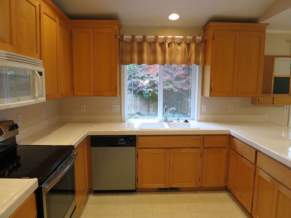 2nd image of 16914 95th Ave E
