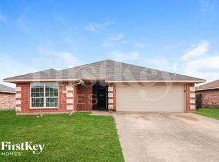 1822 Willowbrook Dr, Terrell, TX 75160