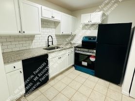 300 S Cherry St